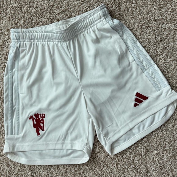NWOT adidas Man United Third Shorts 2023-24 - Kids, size Small 9-10 - Picture 2 of 13